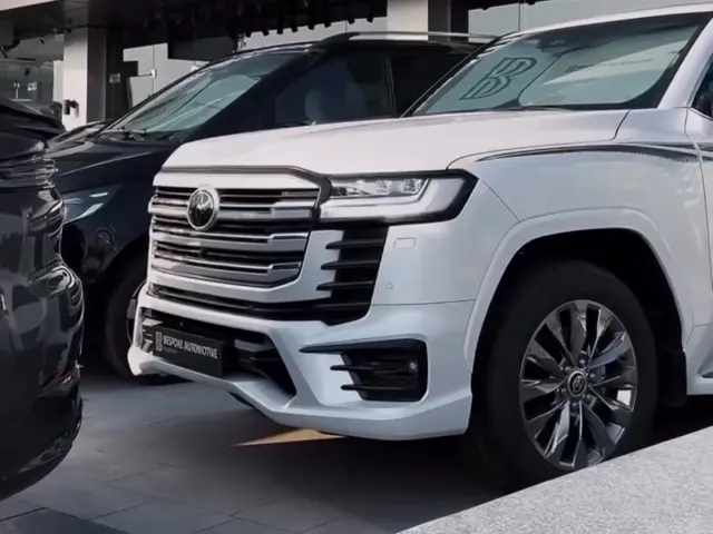 2024 Toyota Land Cruiser 300 GR Sport